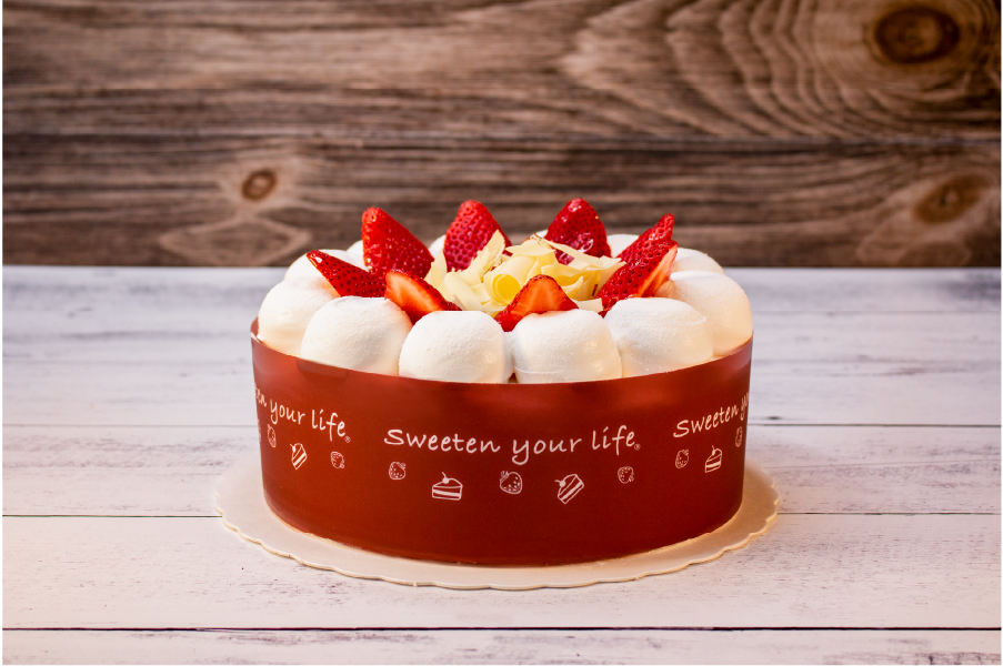 Deluxe strawberry cream 85c bakery cafe